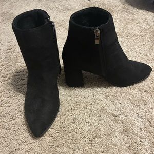 Black heeled boots